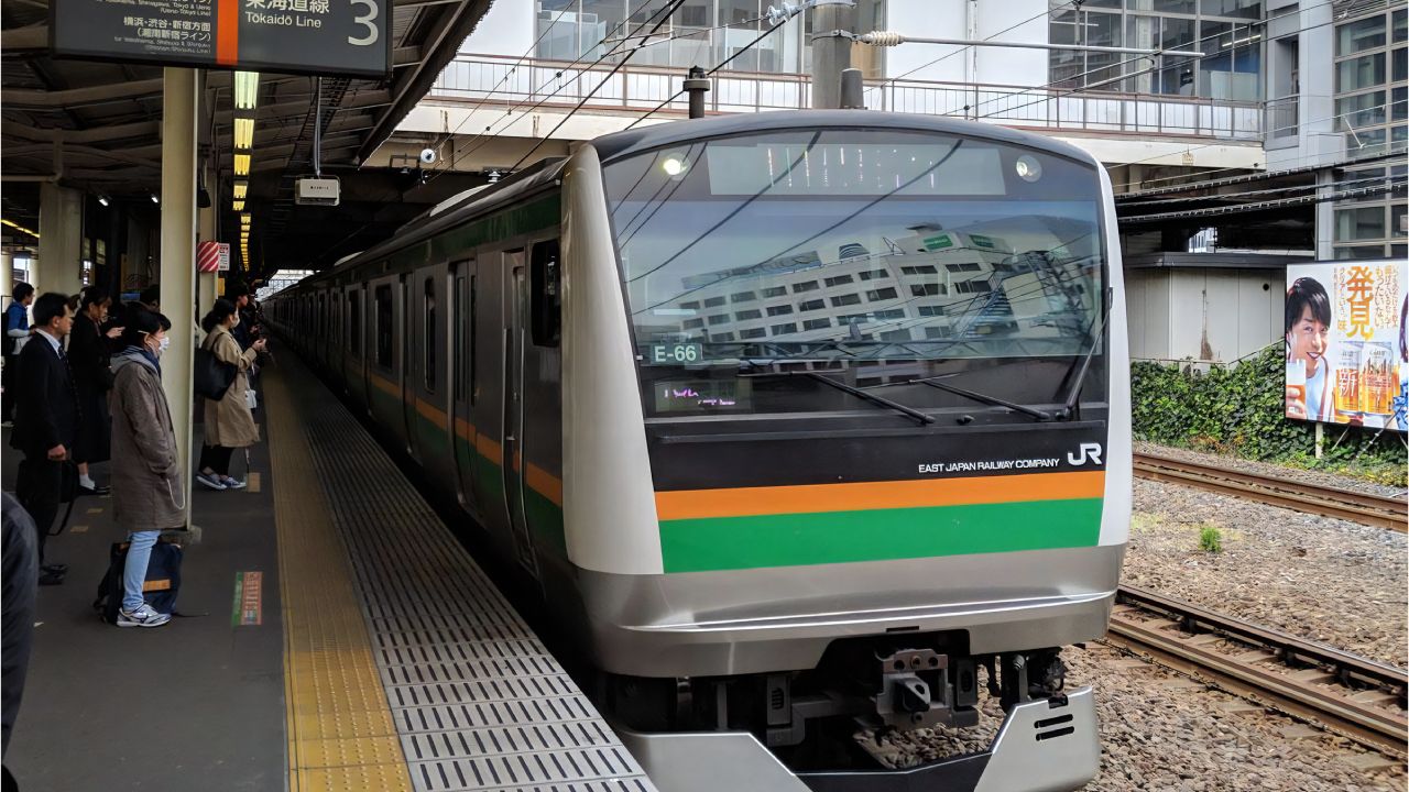 東海道線 藤沢駅の時刻表 (休日 上り)